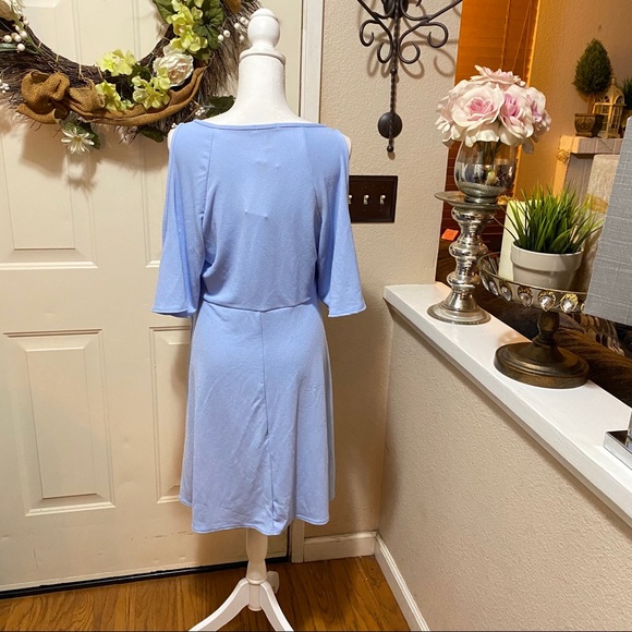 NWT Boohoo Maternity Cold Shoulder Wrap Blue Dress - Picture 8 of 12